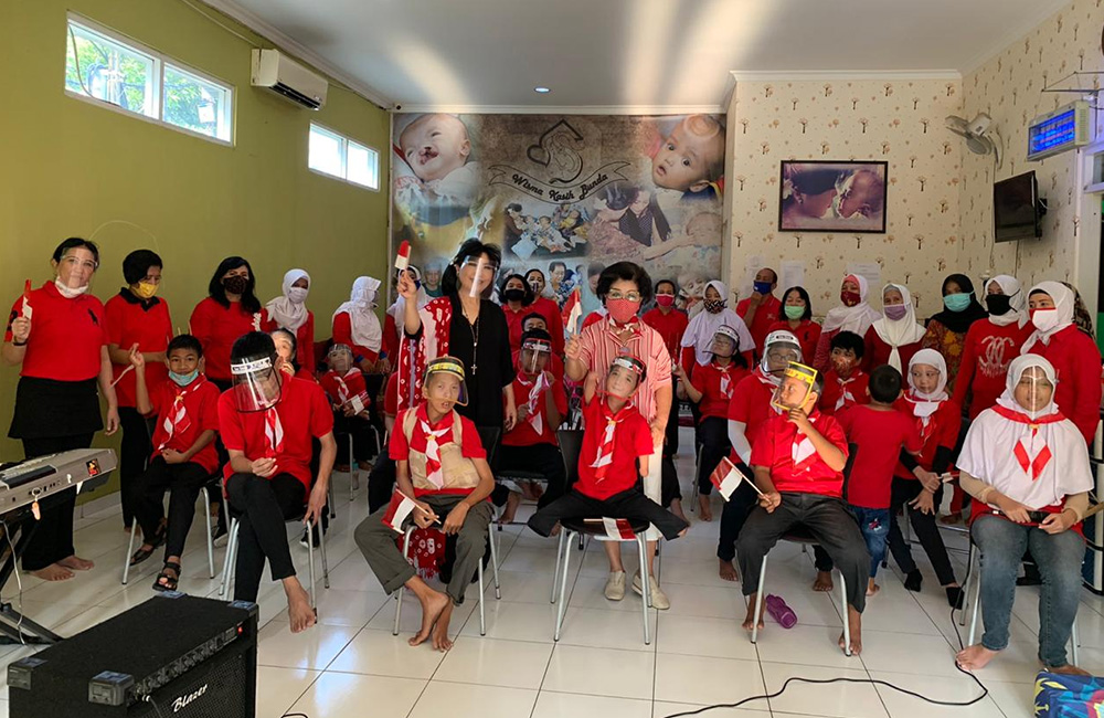 Kemeriahan HUT RI di Wisma Kasih Bunda bersama Tabungan Hati